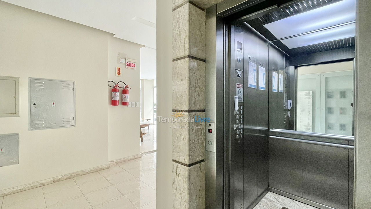 Apartamento para aluguel de temporada em Itapema (Meia Praia)