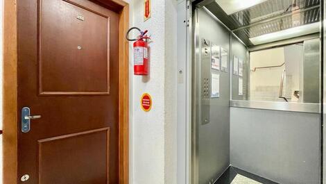 Meia Praia Itapema Street 240 - 2 Bedrooms Shopping Russi AT003