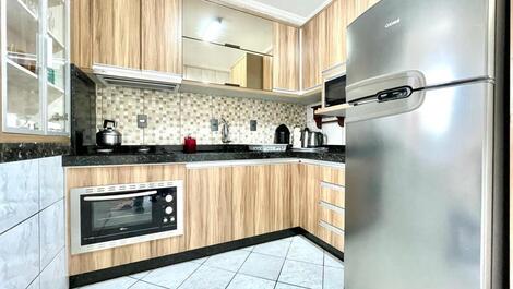Meia Praia Itapema Street 240 - 2 Bedrooms Shopping Russi AT003