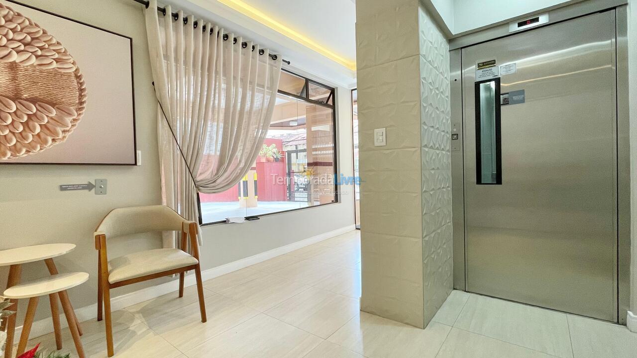 Apartamento para aluguel de temporada em Itapema (Meia Praia)
