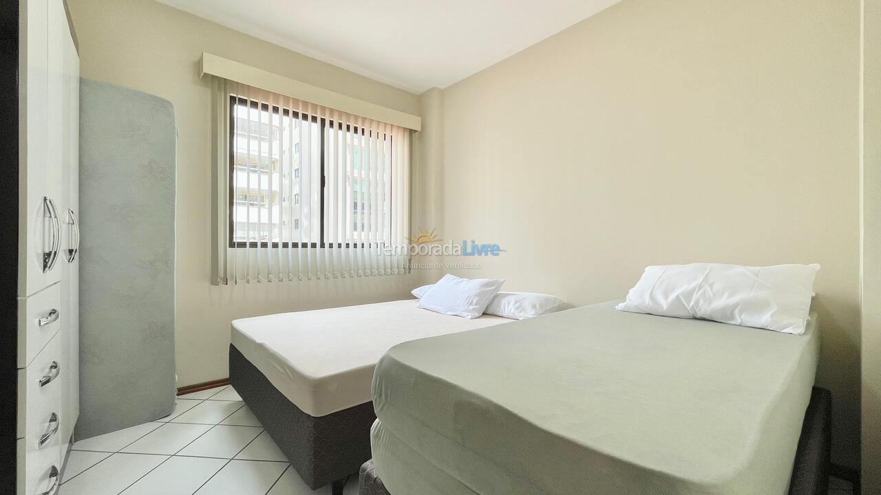 Apartamento para aluguel de temporada em Itapema (Meia Praia)