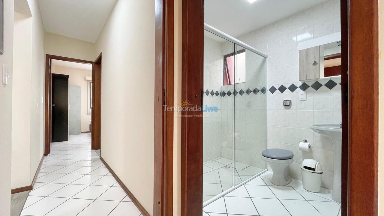 Apartamento para aluguel de temporada em Itapema (Meia Praia)