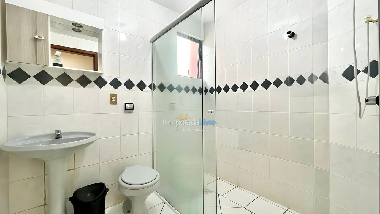 Apartamento para aluguel de temporada em Itapema (Meia Praia)