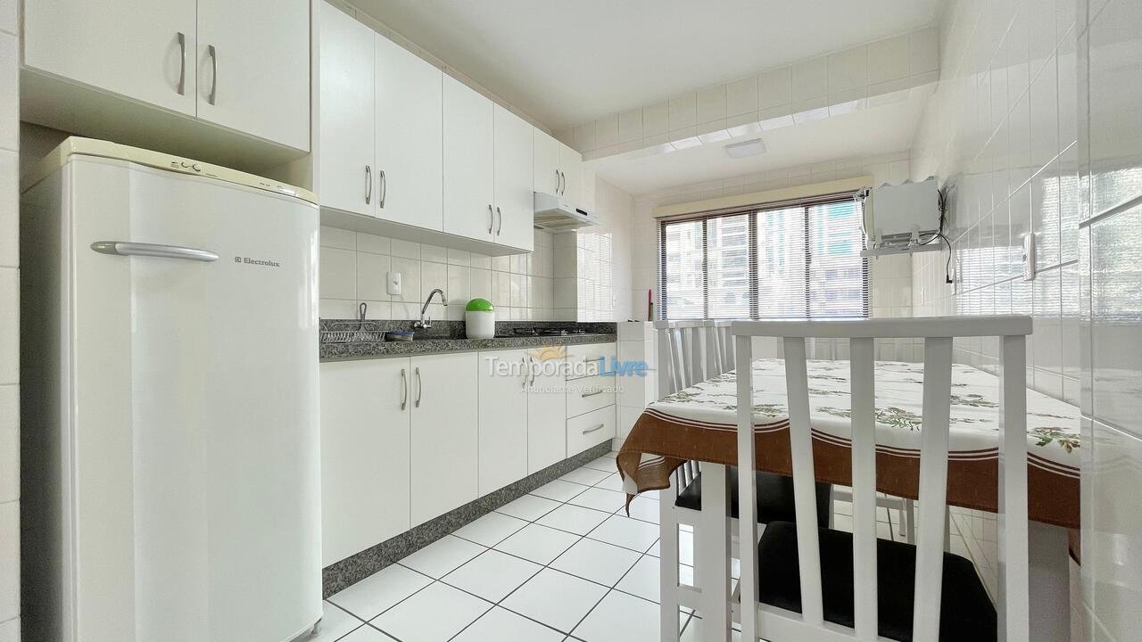 Apartamento para aluguel de temporada em Itapema (Meia Praia)