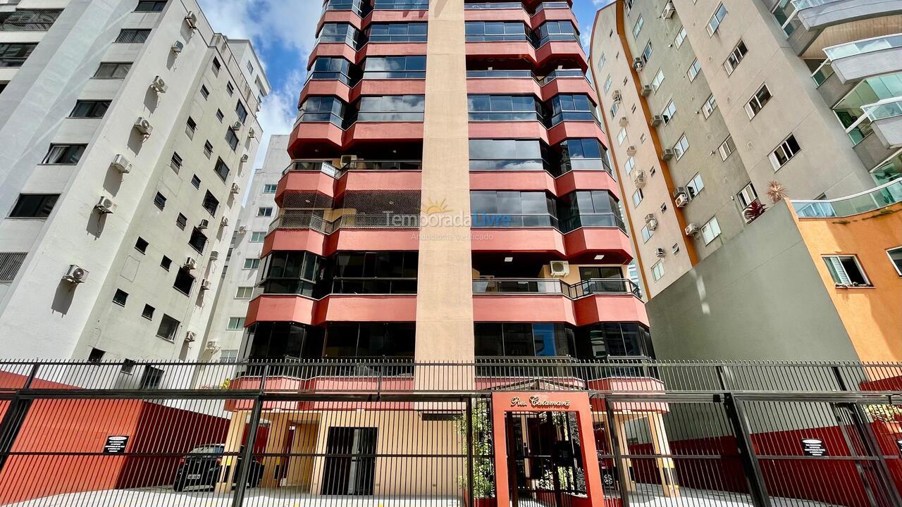 Apartamento para aluguel de temporada em Itapema (Meia Praia)