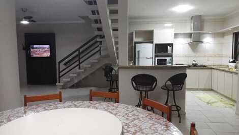 Excellent townhouse for the season