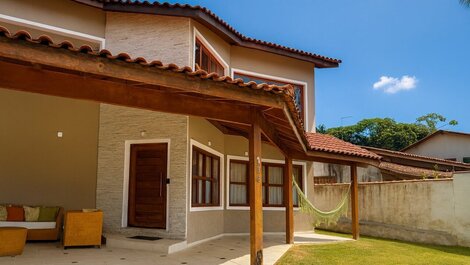 ¡A 4 minutos andando de la playa! Piscina, tranquilidad y comodidad.