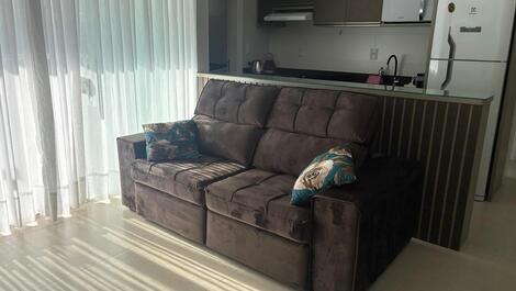 Apartamento 02 suítes em Mariscal