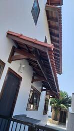 Linda Casa Cond Fechado Piscina 5 Suítes 18 pessoas