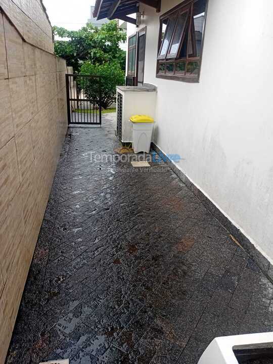 Casa para aluguel de temporada em Bertioga (Maitinga)