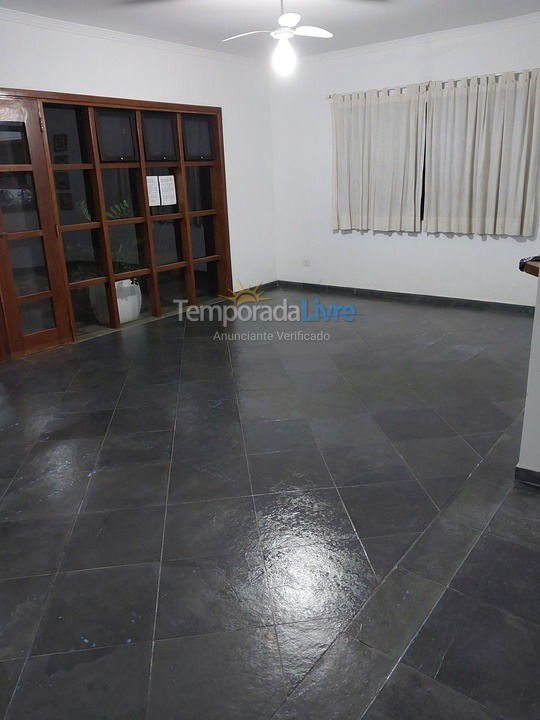 Casa para aluguel de temporada em Bertioga (Maitinga)
