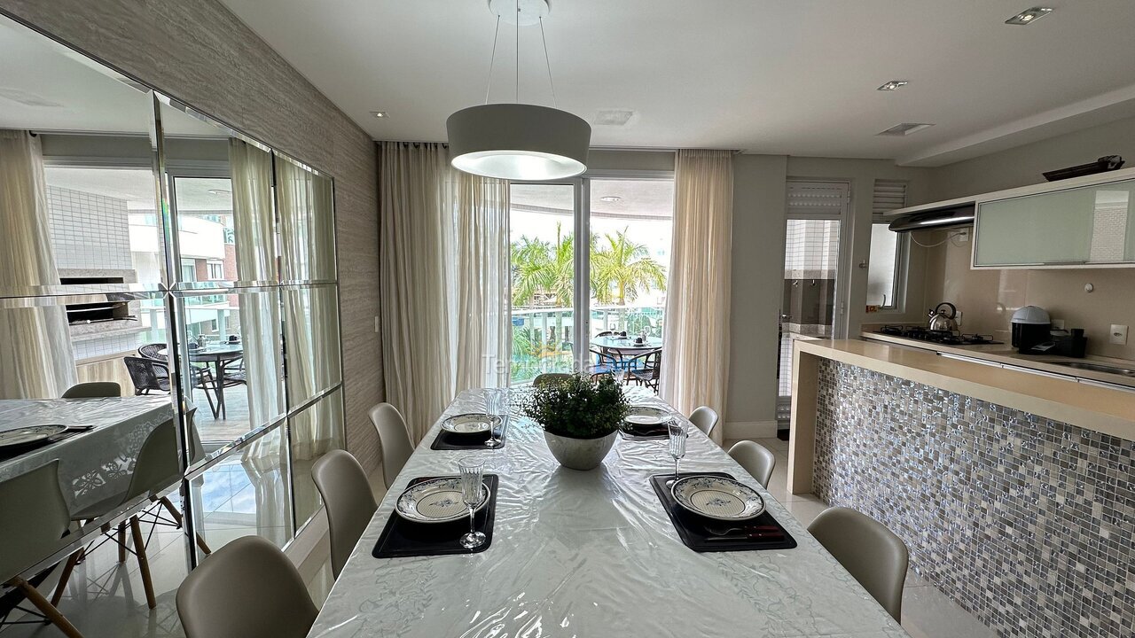 Apartment for vacation rental in Bombinhas (Praia de Bombinhas)