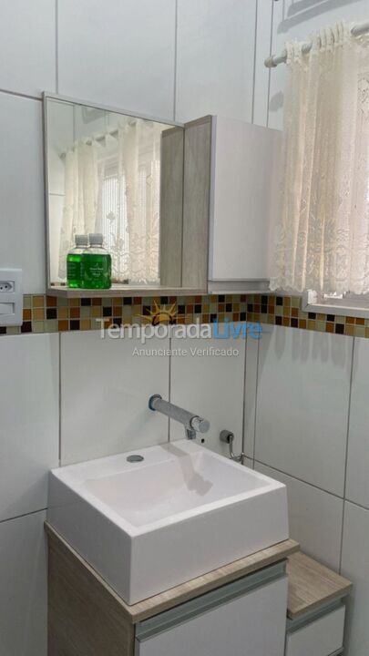 Apartamento para aluguel de temporada em Praia Grande (Vila Tupi)