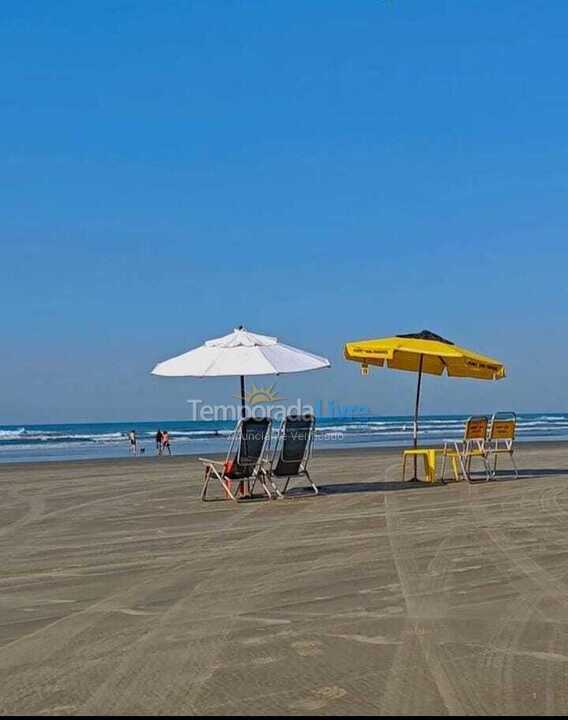 Apartamento para aluguel de temporada em Praia Grande (Vila Tupi)