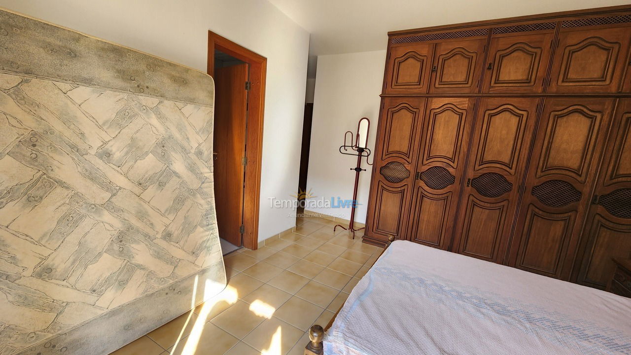 Apartamento para aluguel de temporada em Guarujá (Pitangueiras)