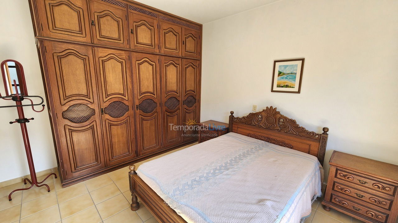 Apartamento para aluguel de temporada em Guarujá (Pitangueiras)
