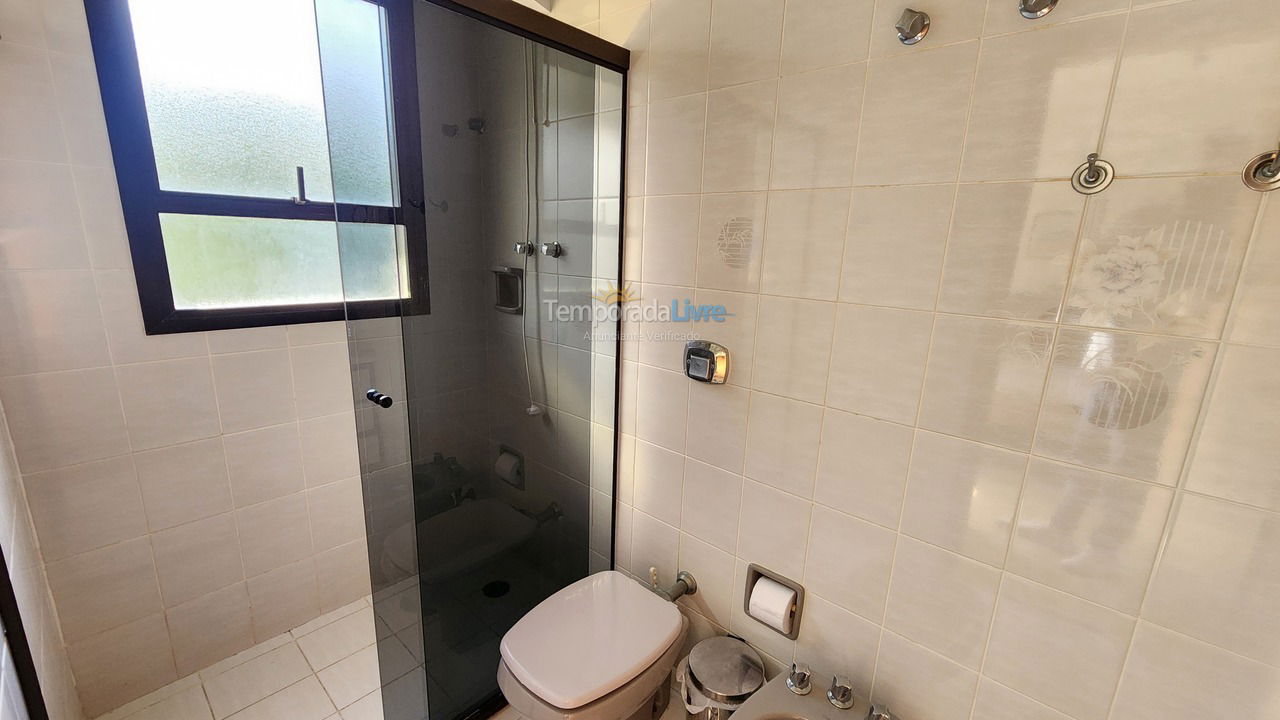 Apartamento para aluguel de temporada em Guarujá (Pitangueiras)