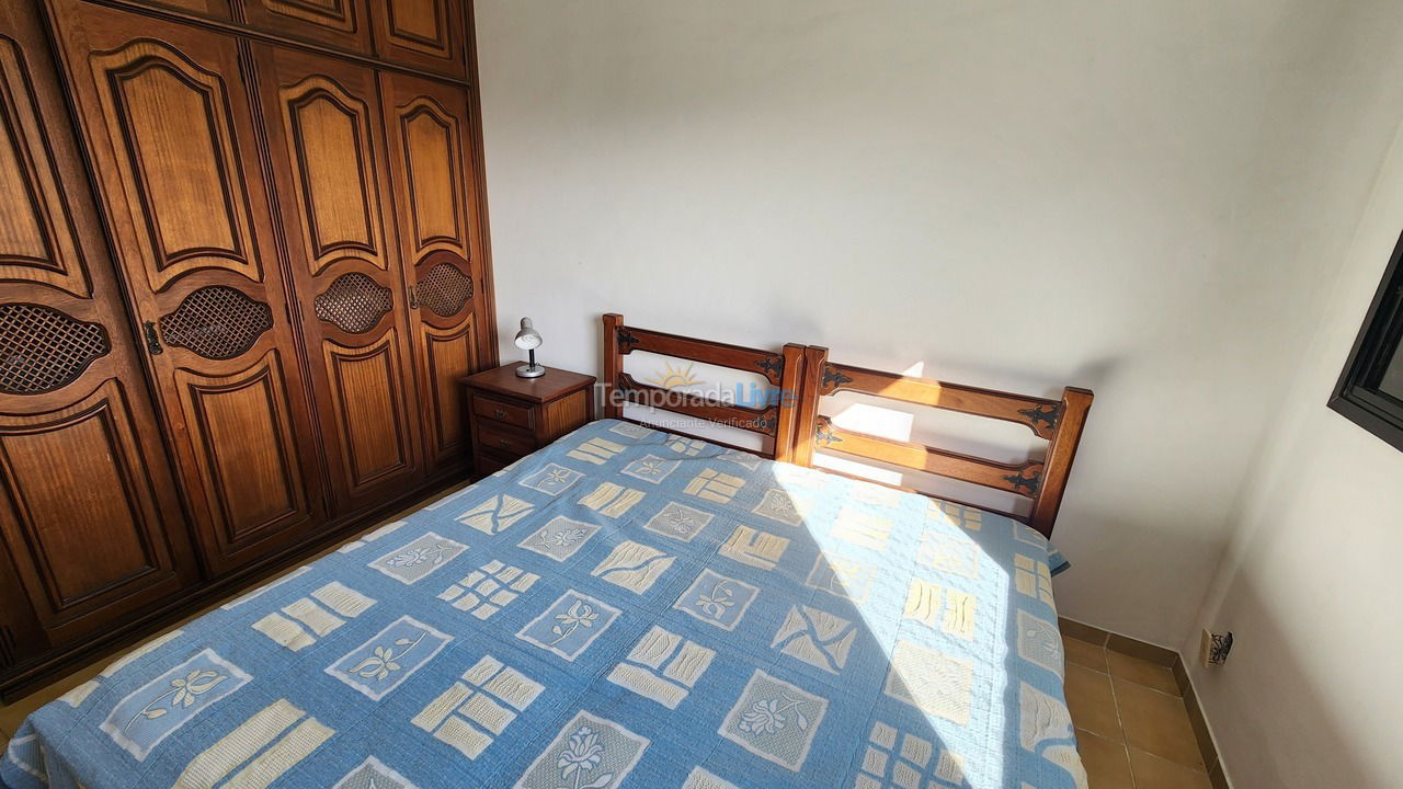 Apartamento para aluguel de temporada em Guarujá (Pitangueiras)