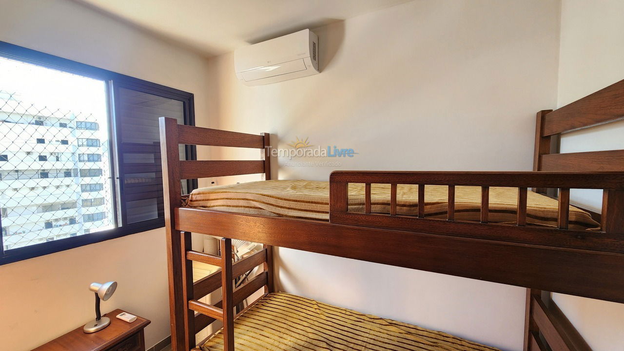 Apartamento para aluguel de temporada em Guarujá (Pitangueiras)