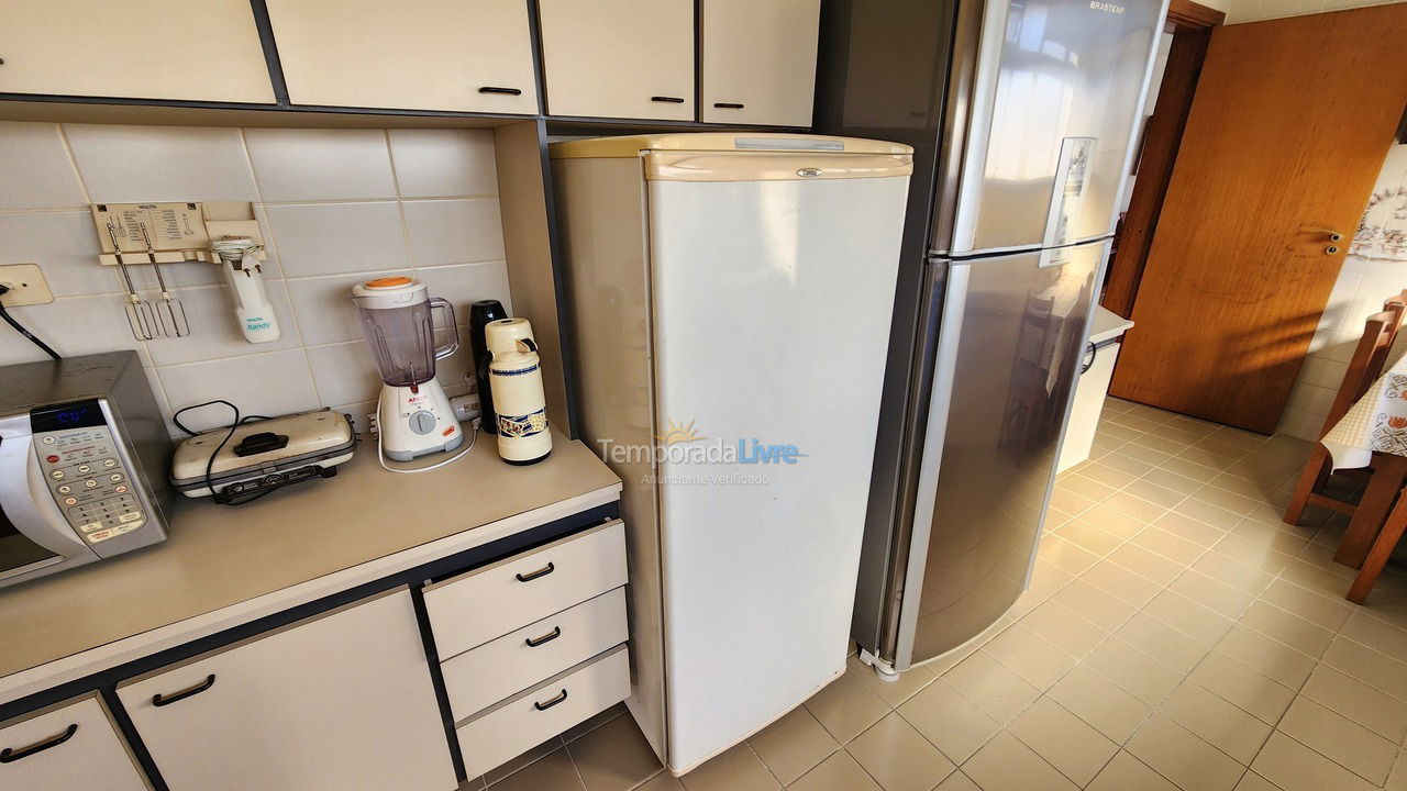 Apartamento para aluguel de temporada em Guarujá (Pitangueiras)