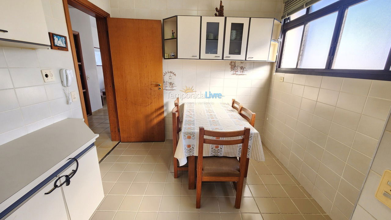 Apartamento para aluguel de temporada em Guarujá (Pitangueiras)