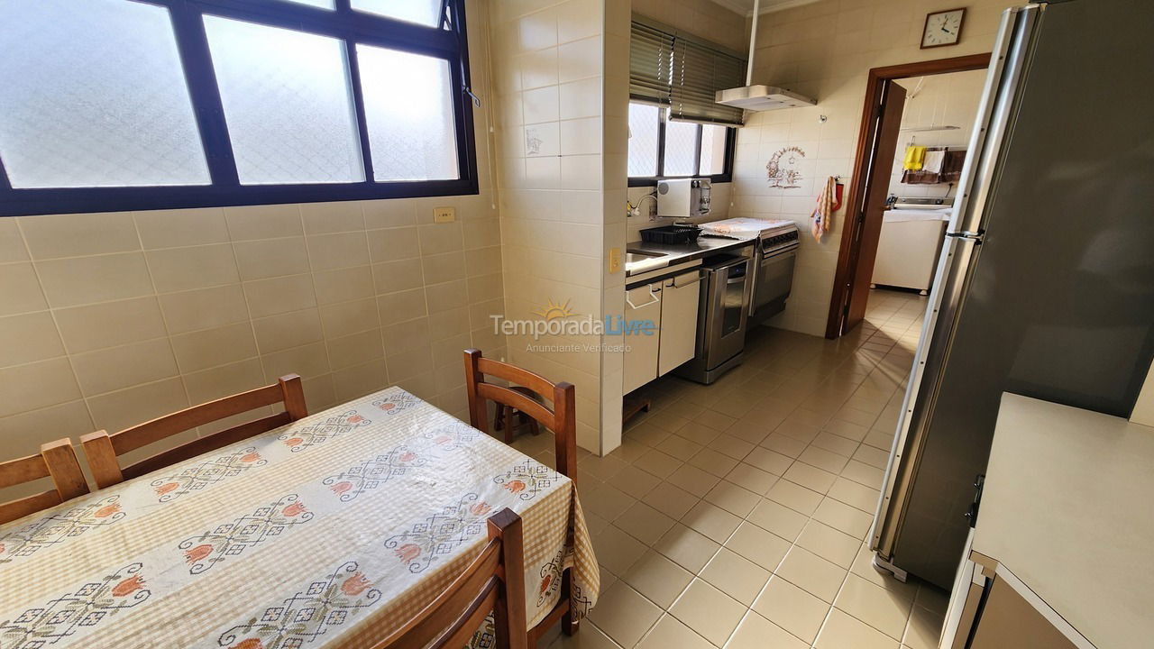Apartamento para aluguel de temporada em Guarujá (Pitangueiras)