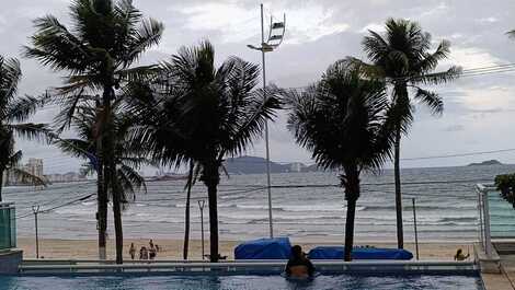 Piscina frente mar.