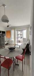 Apartamento 2 Dormitórios ao lado do mar em Canasvieiras