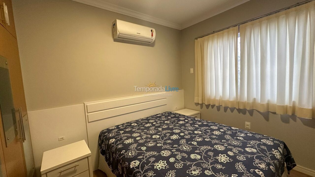 Apartamento para aluguel de temporada em Itapema (Meia Praia)
