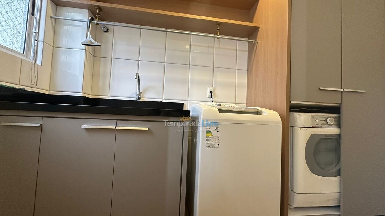 Apartamento para aluguel de temporada em Itapema (Meia Praia)