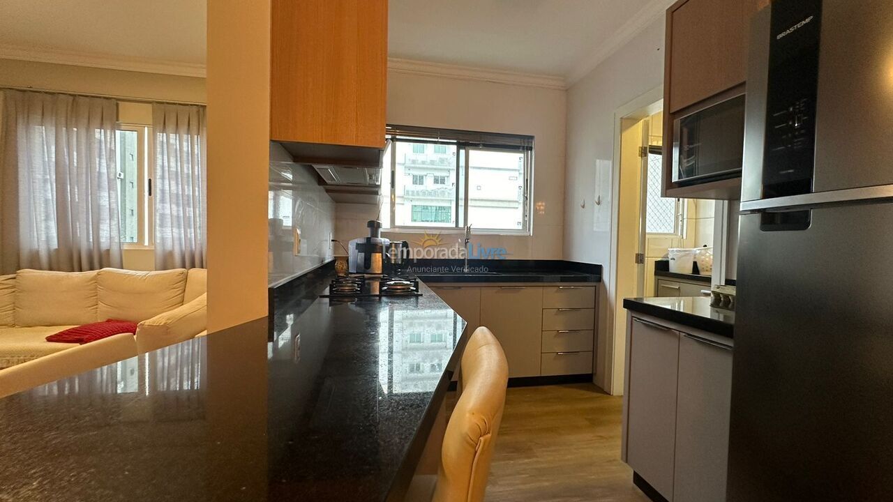 Apartamento para aluguel de temporada em Itapema (Meia Praia)
