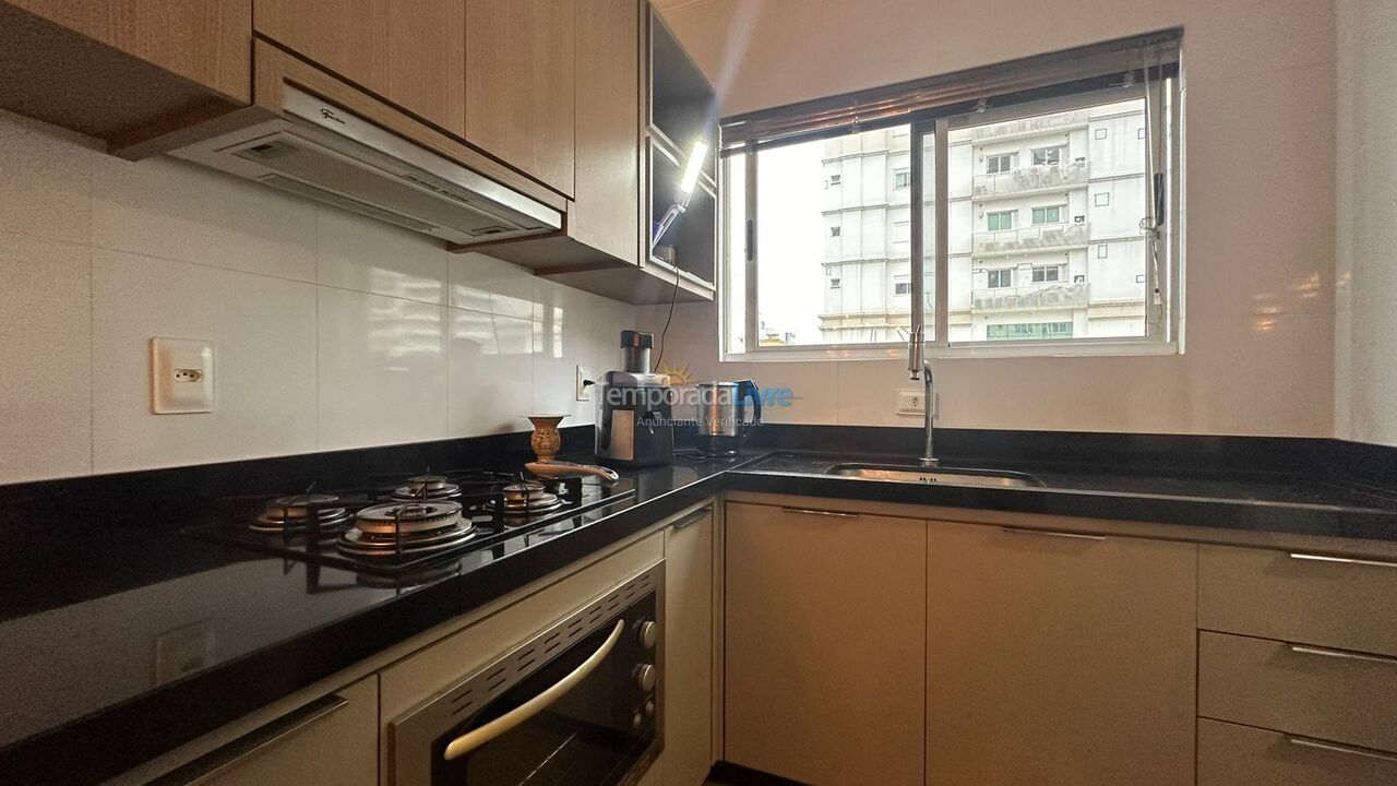 Apartamento para aluguel de temporada em Itapema (Meia Praia)