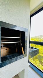 Lindissímo Apartamento na Praia de Mariscal Cód. 016