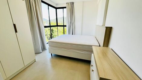 Lindissímo Apartamento na Praia de Mariscal Cód. 016