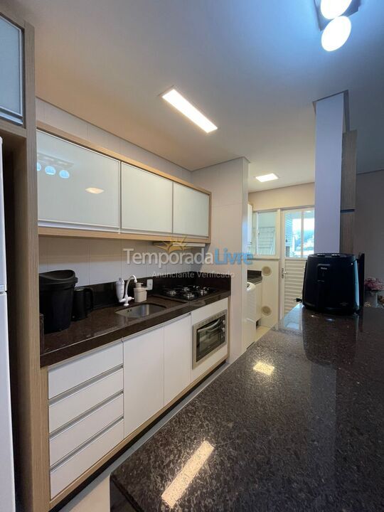 Apartamento para aluguel de temporada em Bombinhas (Praia de Bombas)