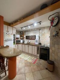 Wonderful 3-bedroom house on Cantinho de Zimbros Beach