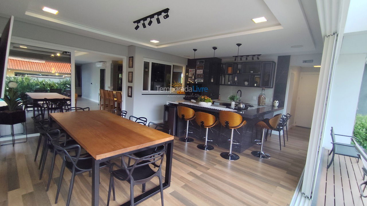 Casa para alquiler de vacaciones em Florianopolis (Jurerê Internacional)