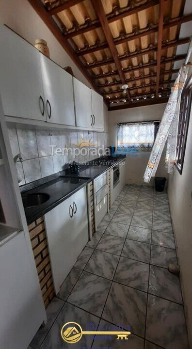 Casa para aluguel de temporada em Bombinhas (Praia de Bombas)