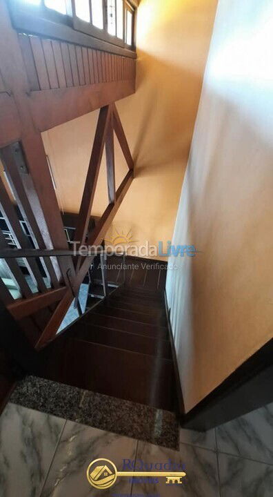 Casa para aluguel de temporada em Bombinhas (Praia de Bombas)