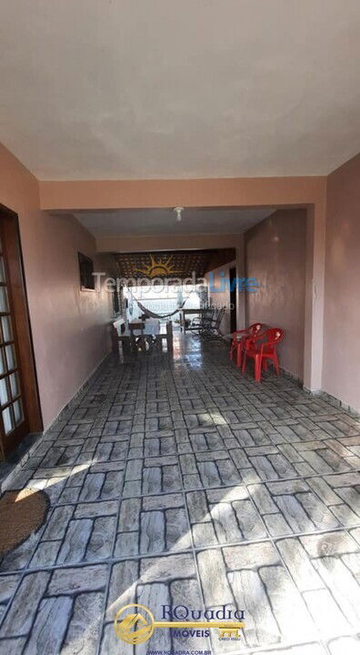 Casa para aluguel de temporada em Bombinhas (Praia de Bombas)