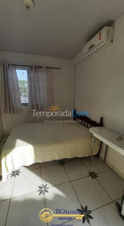 Casa para aluguel de temporada em Bombinhas (Praia de Bombas)
