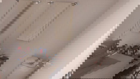 LUXUOSO E ACONCHEGANTE APARTAMENTO EM JURERÊ