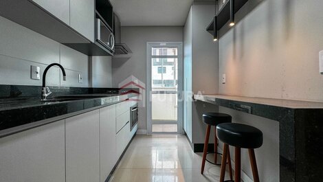 Apartamento com 02 dormitórios - LA040EF