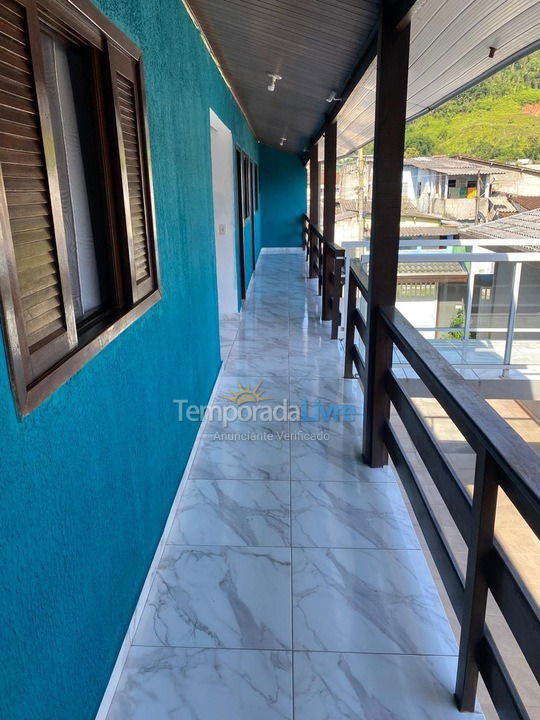 Casa para aluguel de temporada em Ubatuba (Pereque Açu)