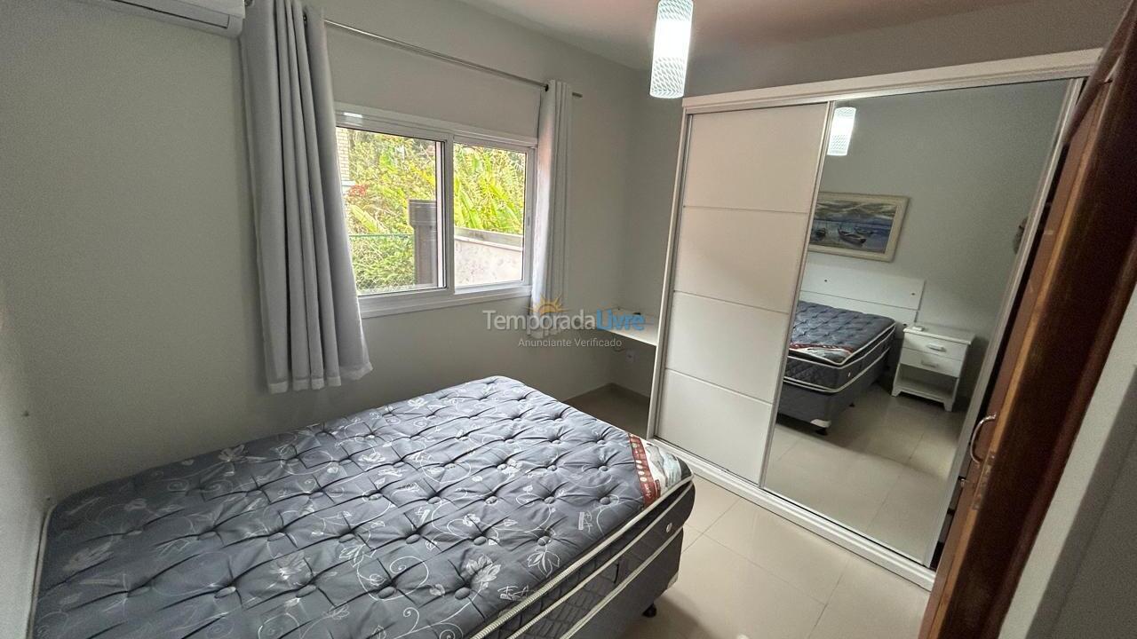 Casa para alquiler de vacaciones em Bombinhas (Praia de Bombas)