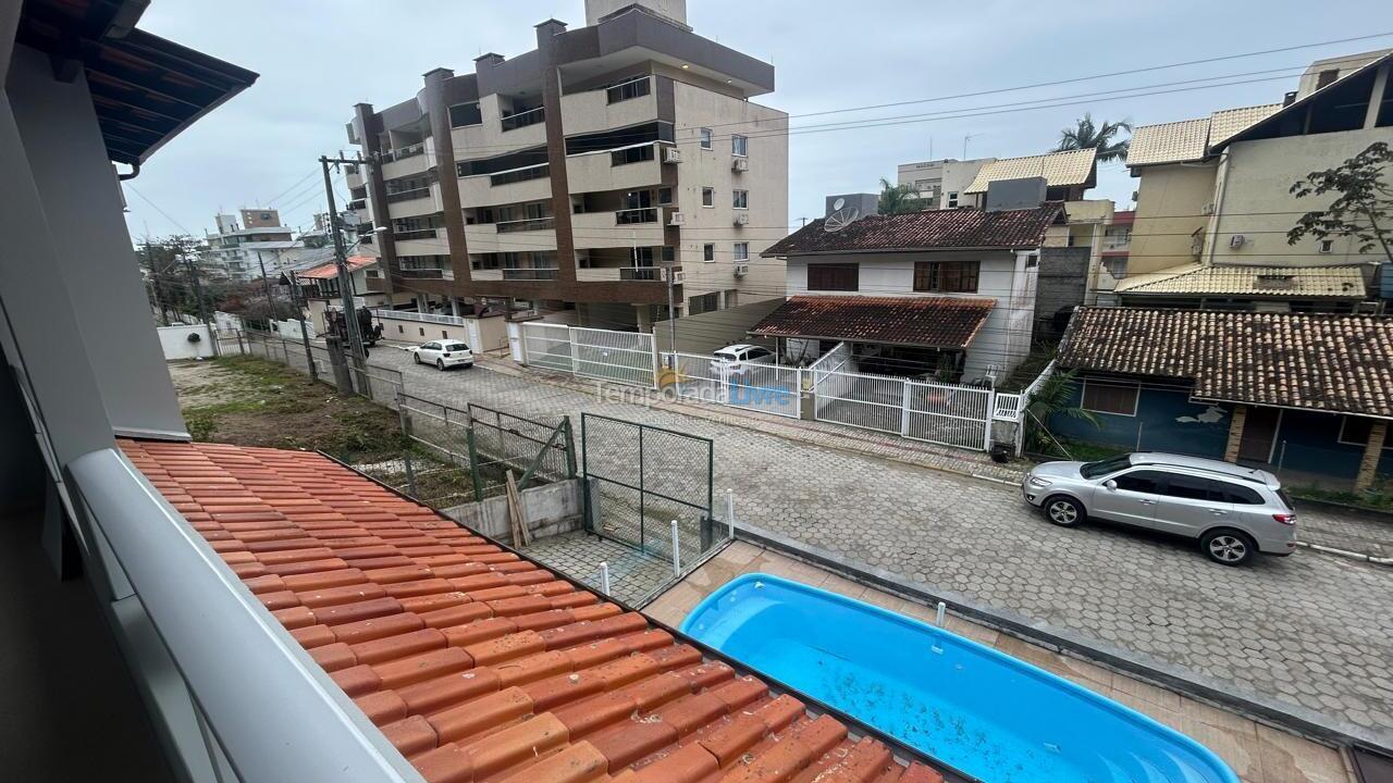 Casa para alquiler de vacaciones em Bombinhas (Praia de Bombas)