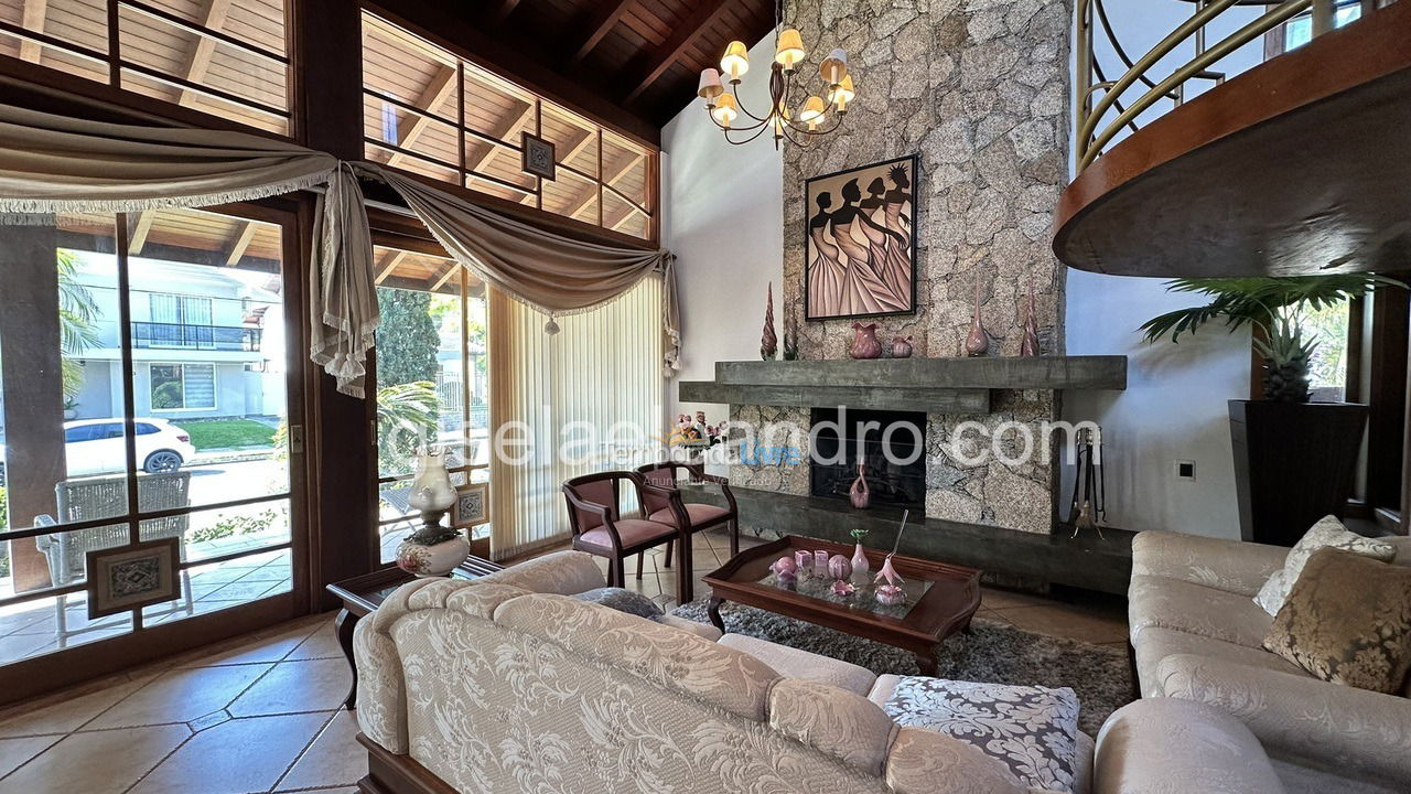 Casa para aluguel de temporada em Florianopolis (Jurerê Internacional)