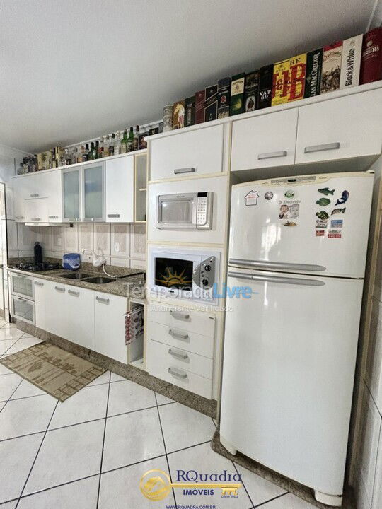 Apartment for vacation rental in Bombinhas (Praia de Bombas)