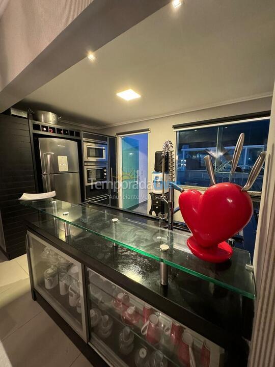Apartamento para aluguel de temporada em Bombinhas (Praia de Bombas)