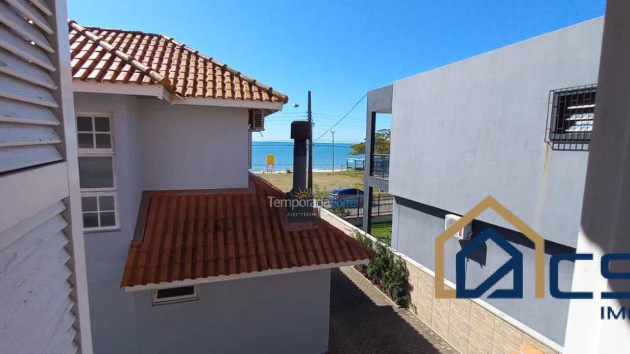Casa para aluguel de temporada em Florianopolis (Canasvieiras)